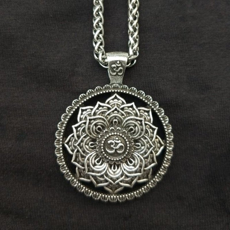 2024 New Zinc Alloy Om Pendant Necklace - Rudraksha Mala Jewelry